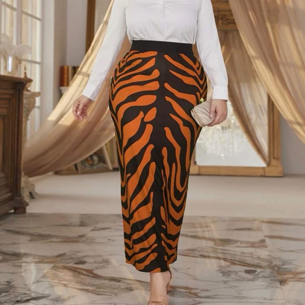 High Waist Back Slit Skirt